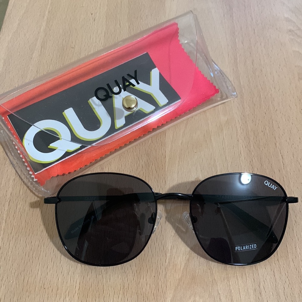 QUAY Australia Jezabell Black/Smoke Polarized Sunglasses